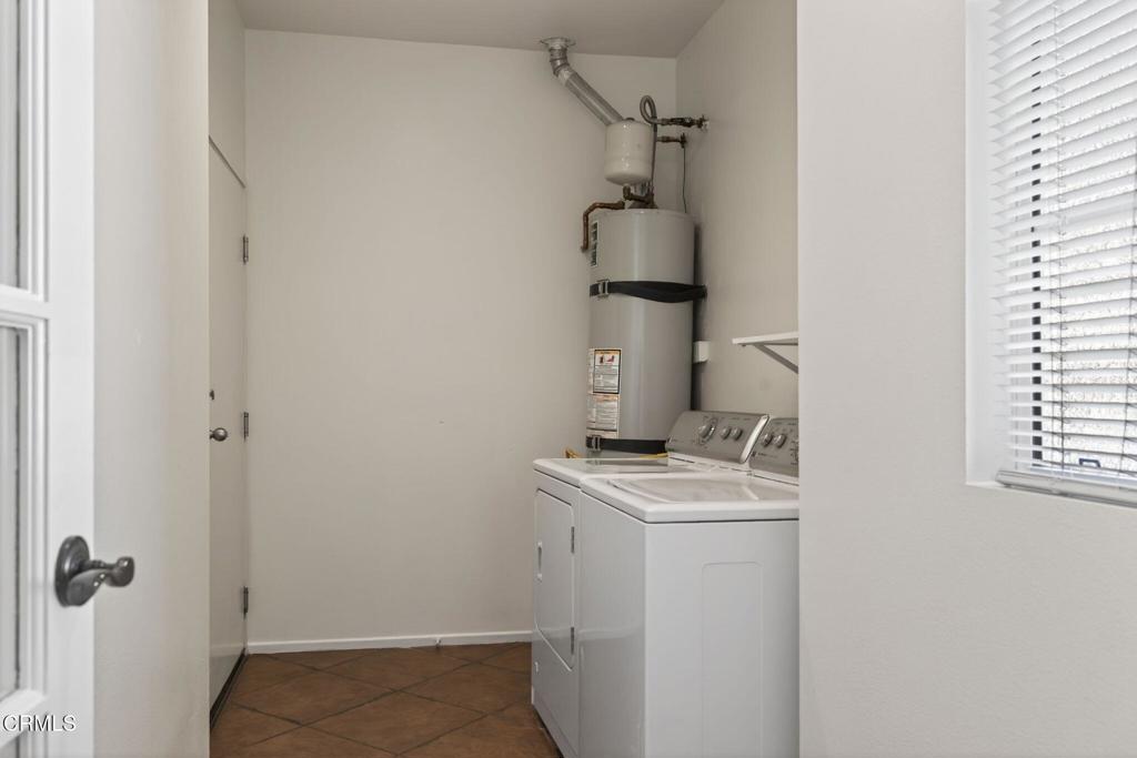 2389 N Ventura Avenue