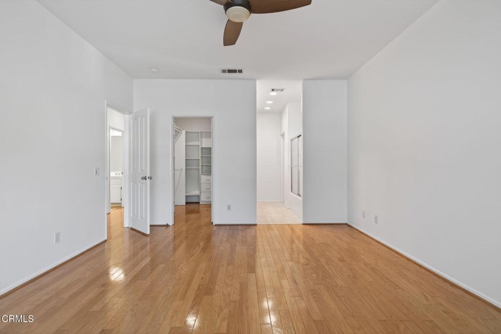 2389 N Ventura Avenue