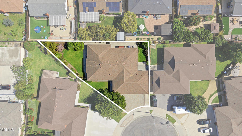 9417 -9419 Petit Court