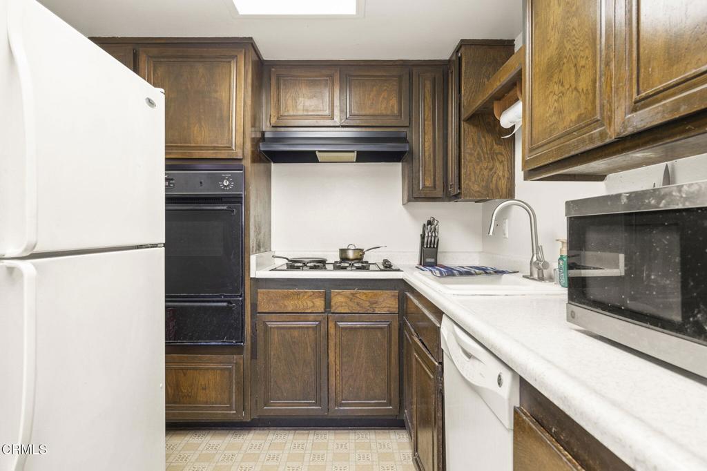 9417 -9419 Petit Court