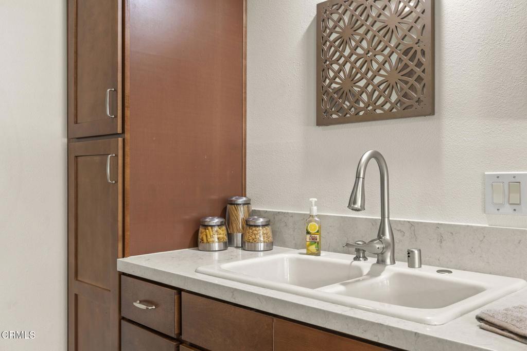 9417 -9419 Petit Court