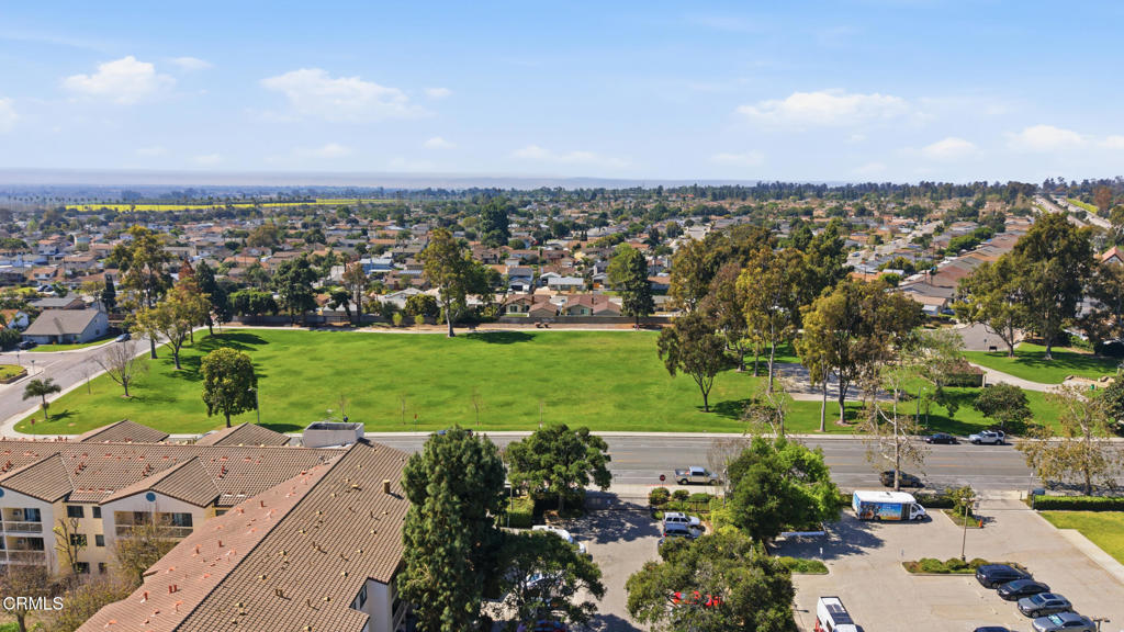 9417 -9419 Petit Court