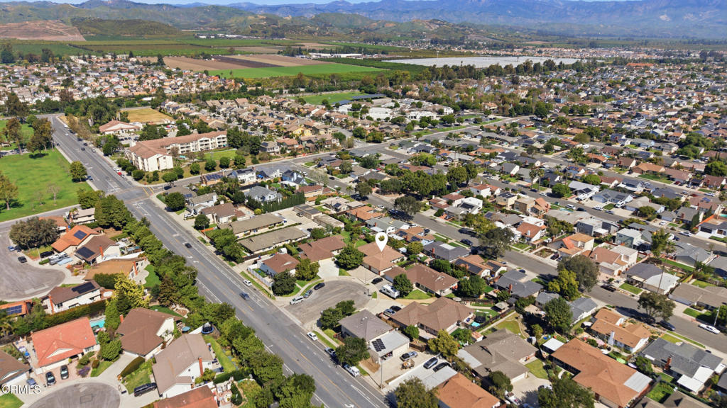 9417 -9419 Petit Court