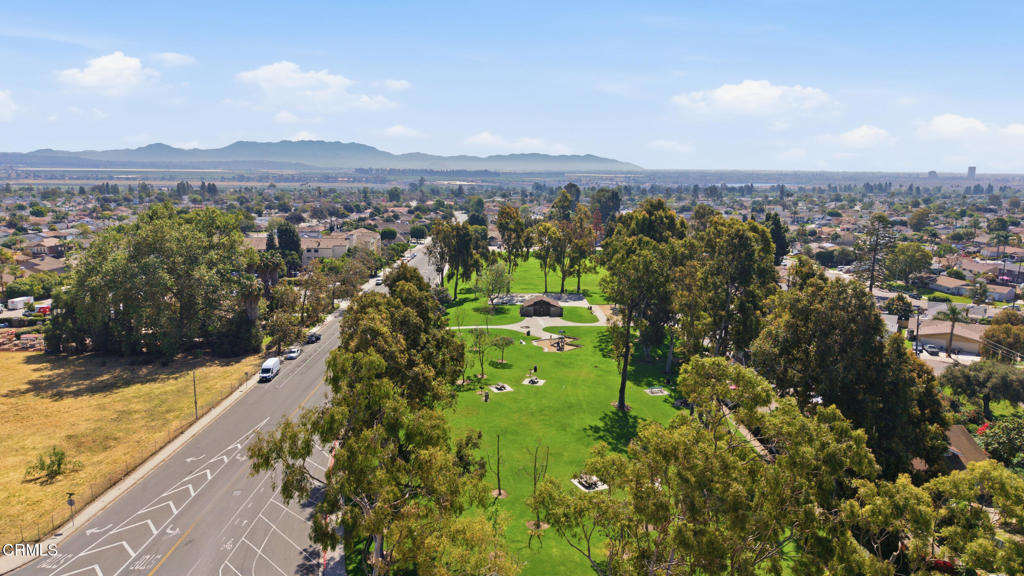 9417 -9419 Petit Court