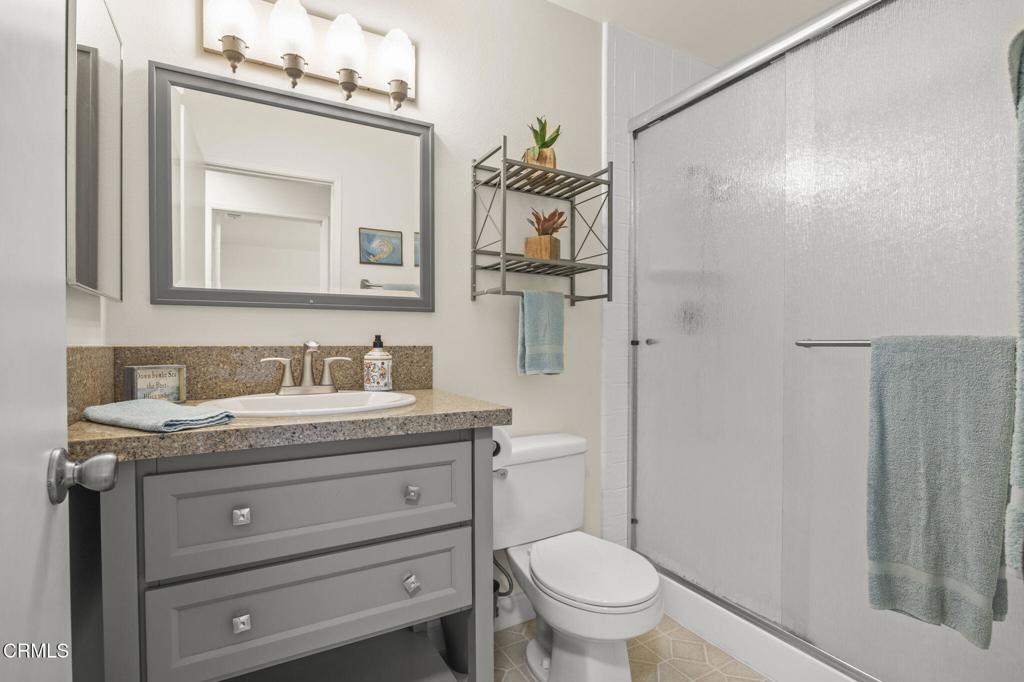 9417 -9419 Petit Court