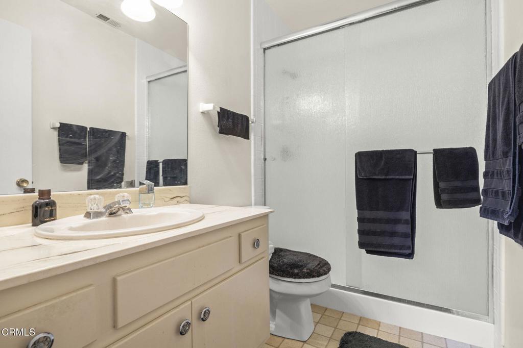 9417 -9419 Petit Court