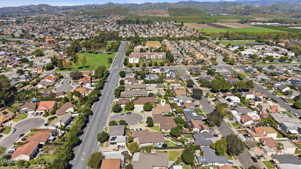 9417 -9419 Petit Court