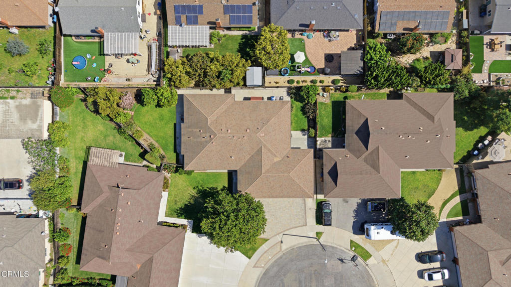 9417 -9419 Petit Court