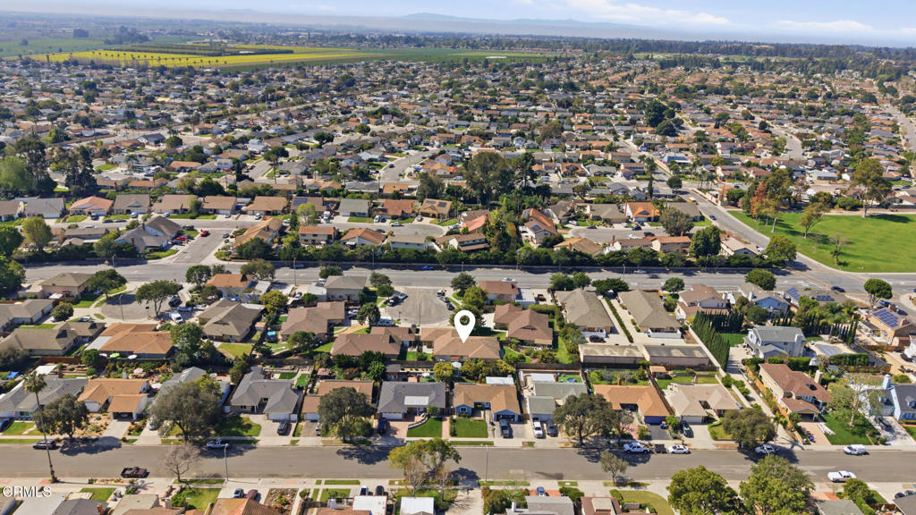 9417 9419 Petit Court