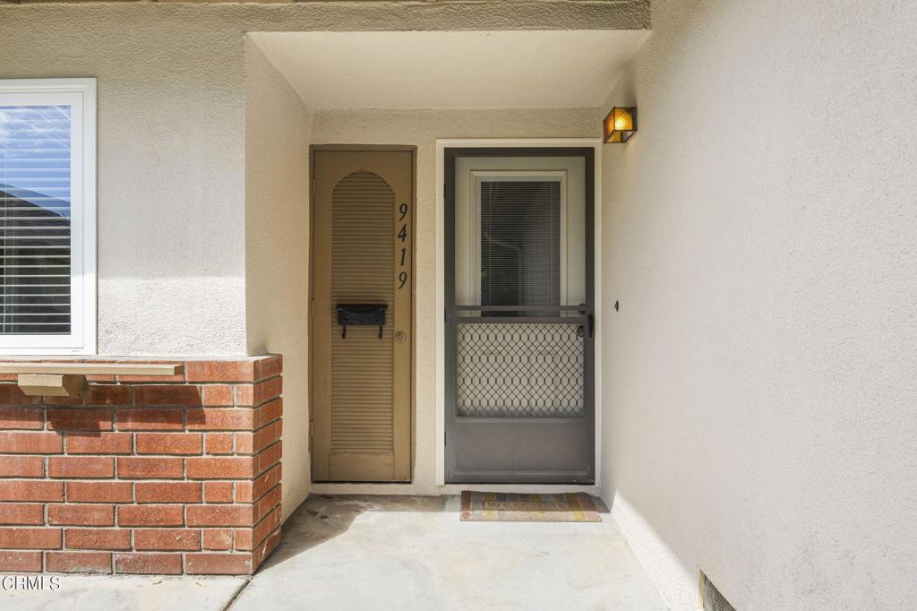 9417 9419 Petit Court