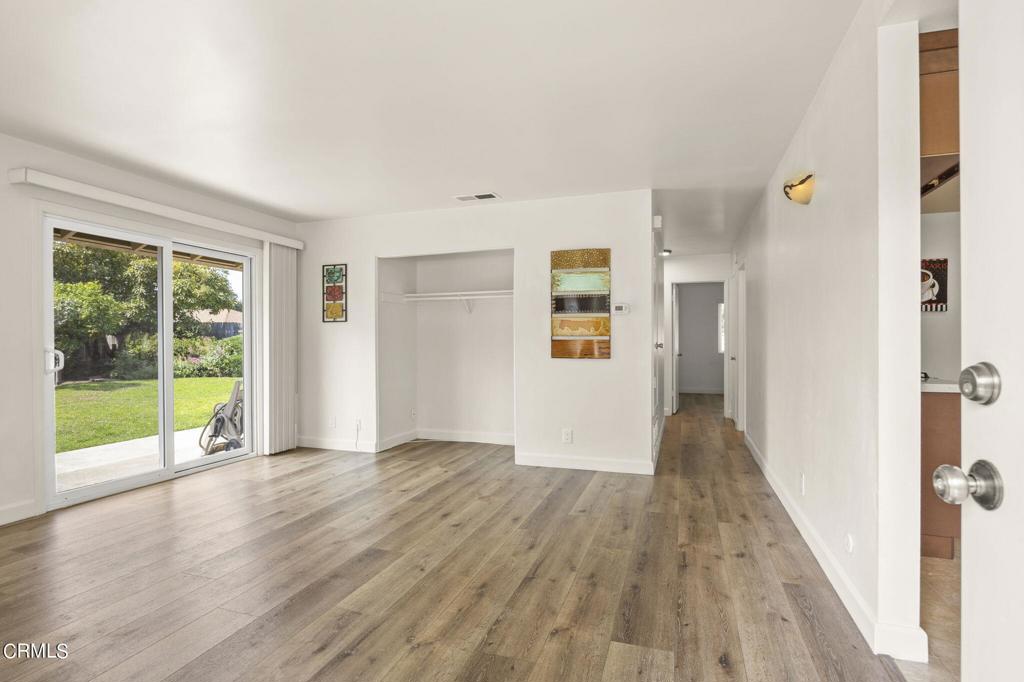 9417 9419 Petit Court