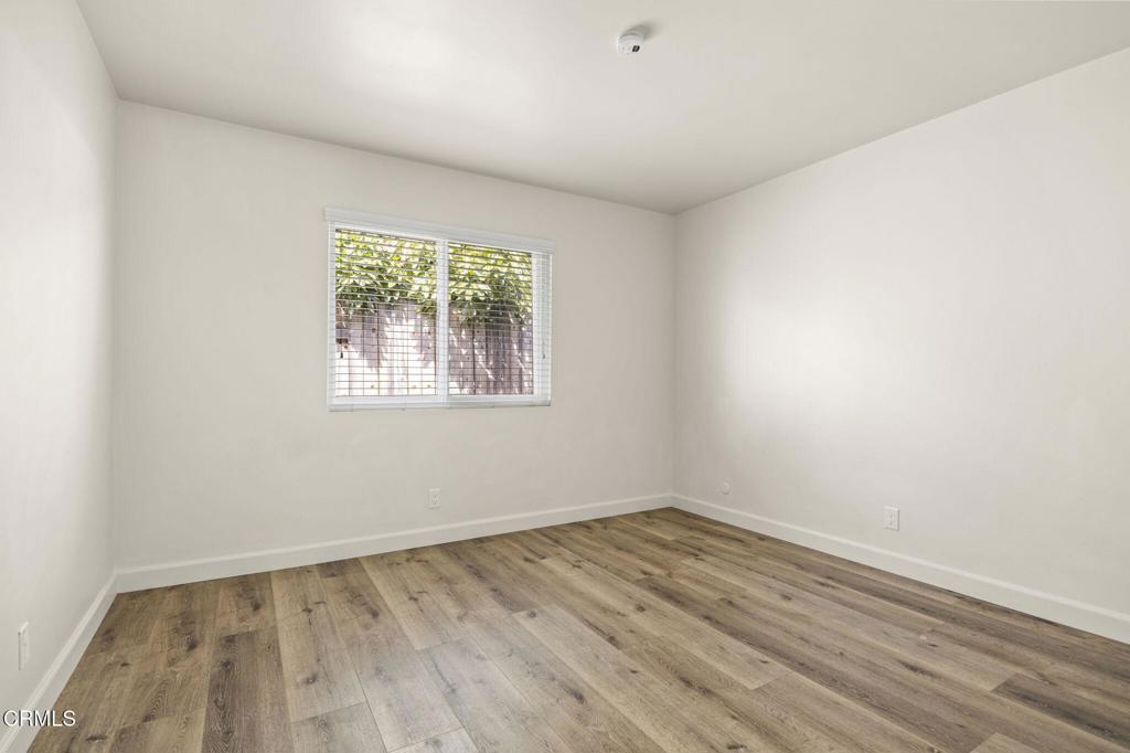9417 9419 Petit Court