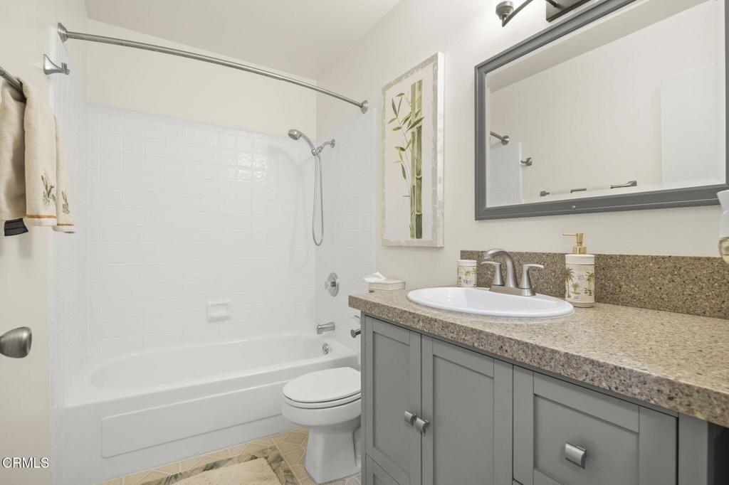 9417 9419 Petit Court
