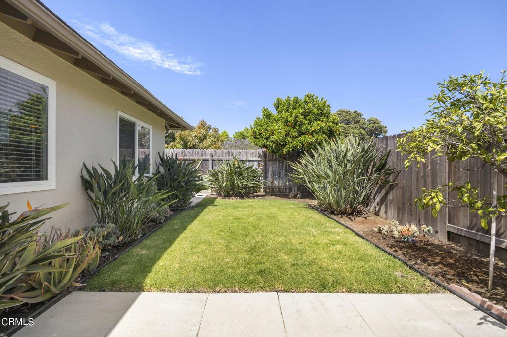 9417 9419 Petit Court