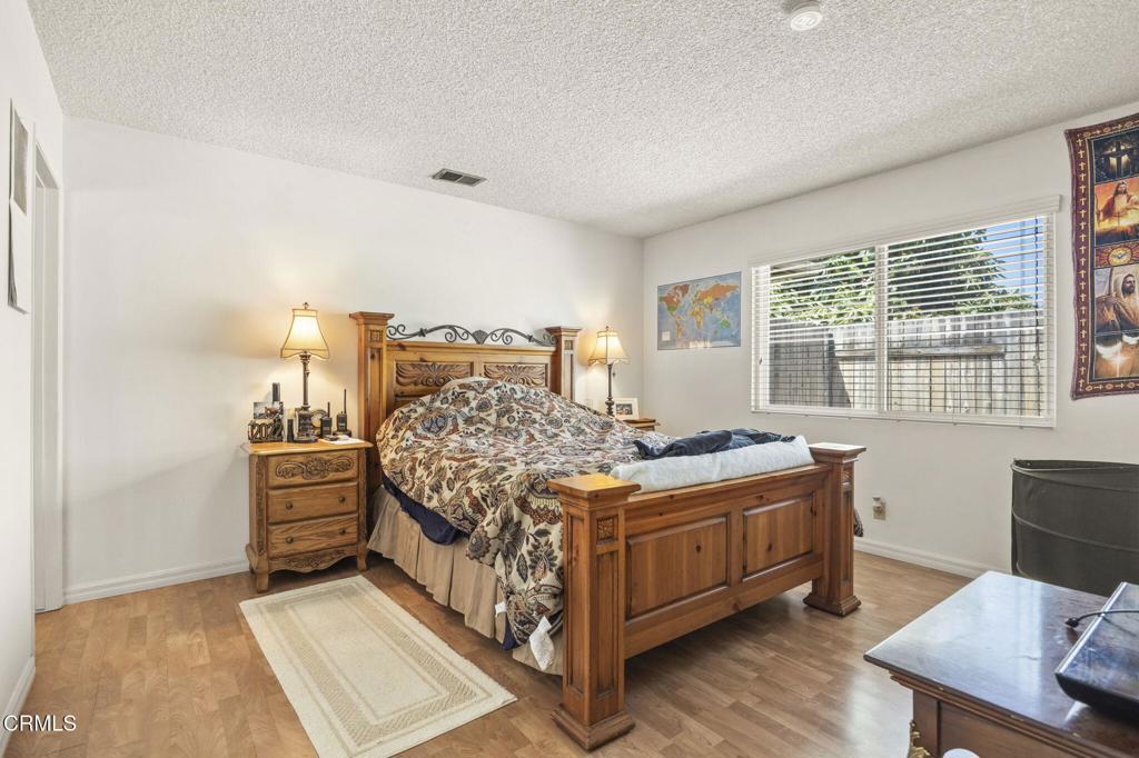 9417 9419 Petit Court