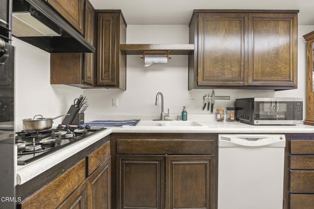 9417 9419 Petit Court