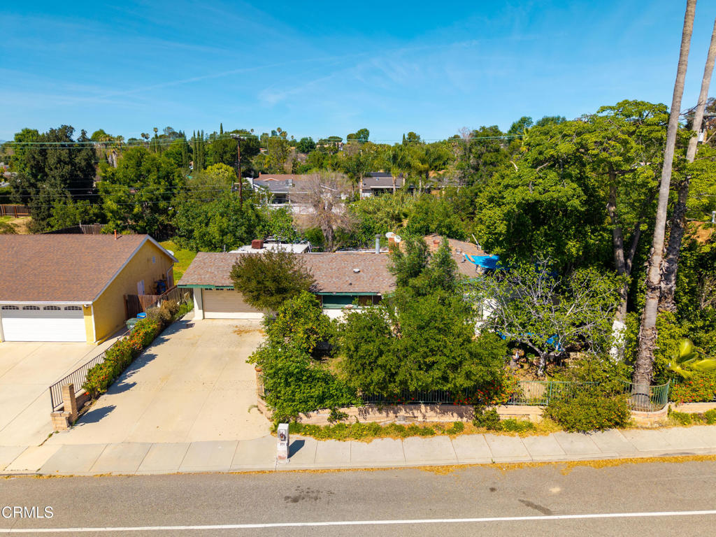 975 E Avenida De Los Arboles