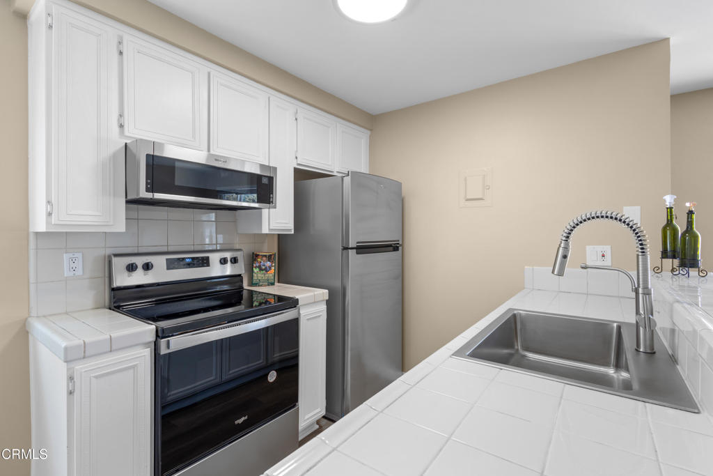 506 Avenida De La Plata