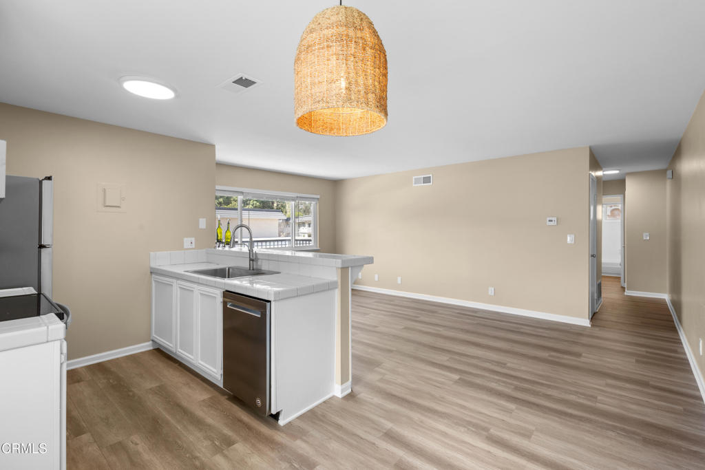 506 Avenida De La Plata