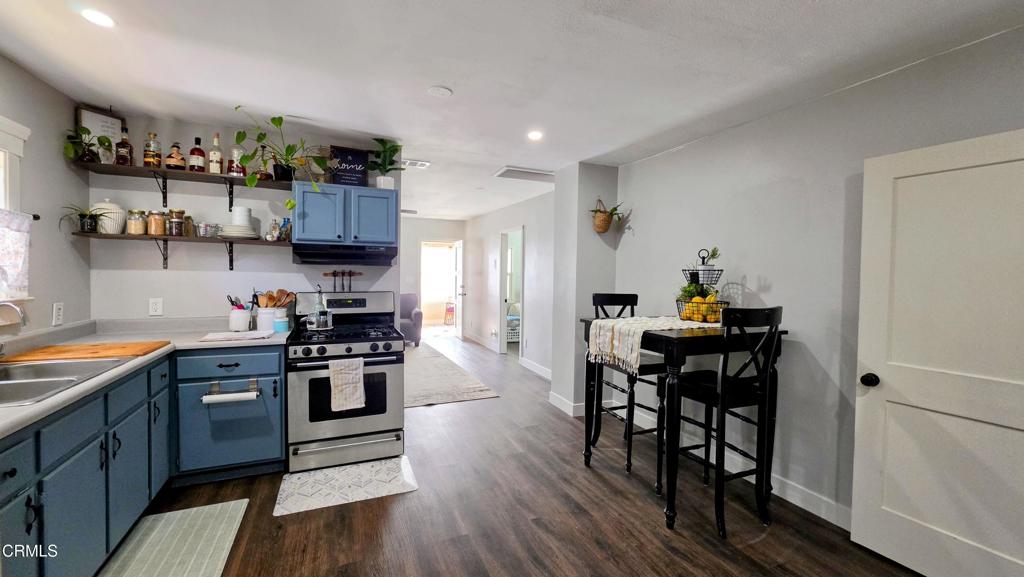 712 Main Street