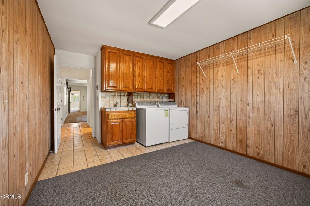213 E Elfin Green