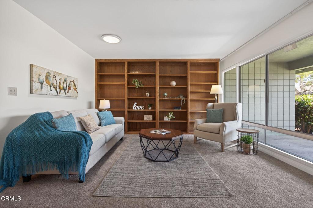 213 E Elfin Green