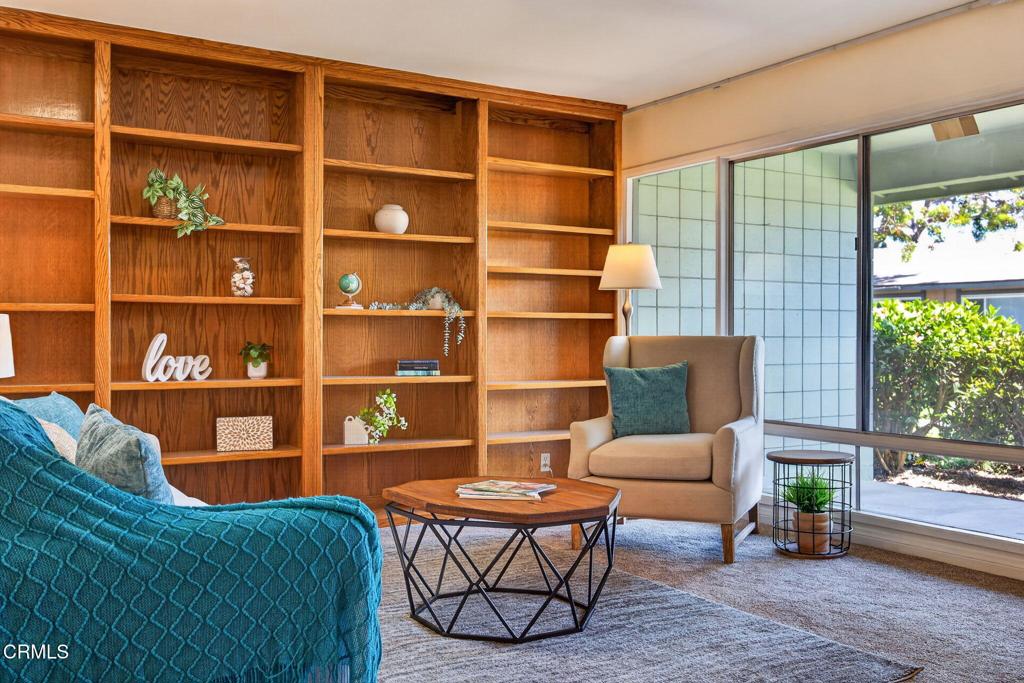 213 E Elfin Green
