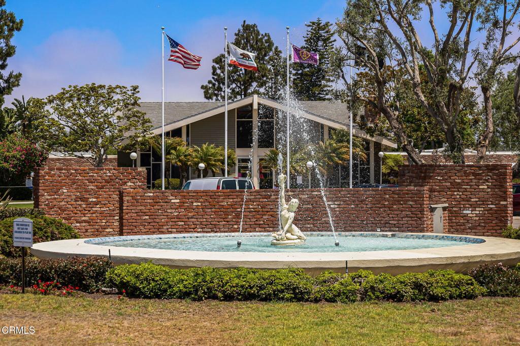 213 E Elfin Green