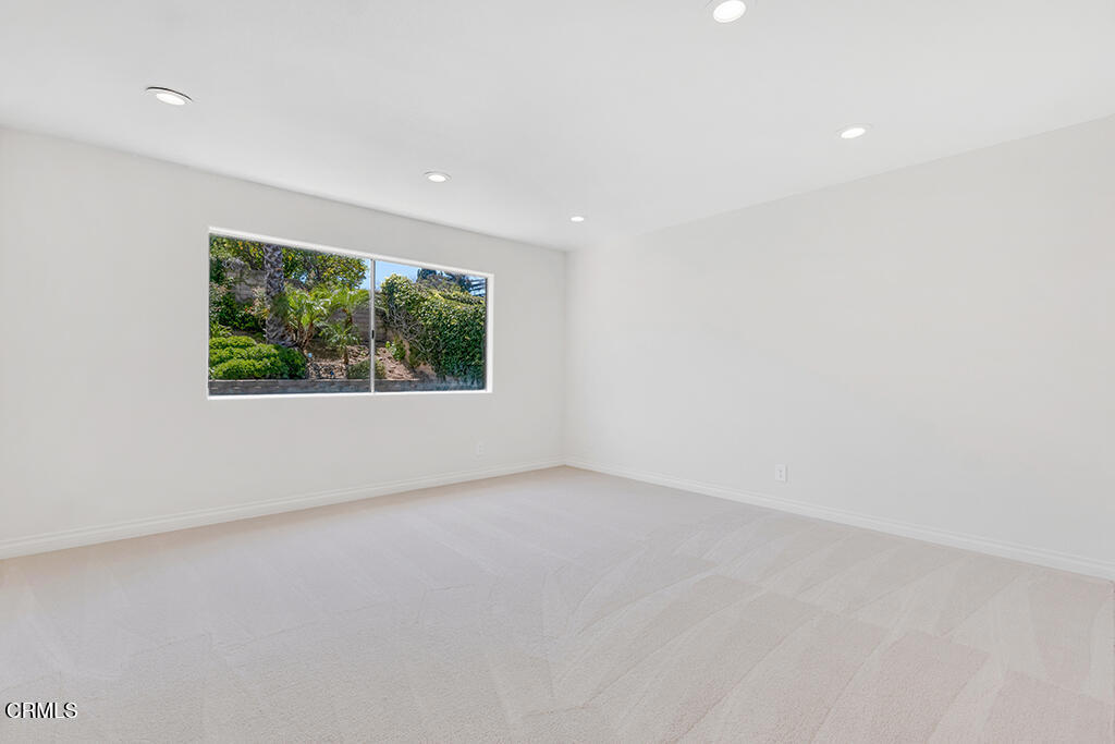 109 Greenmeadow Avenue