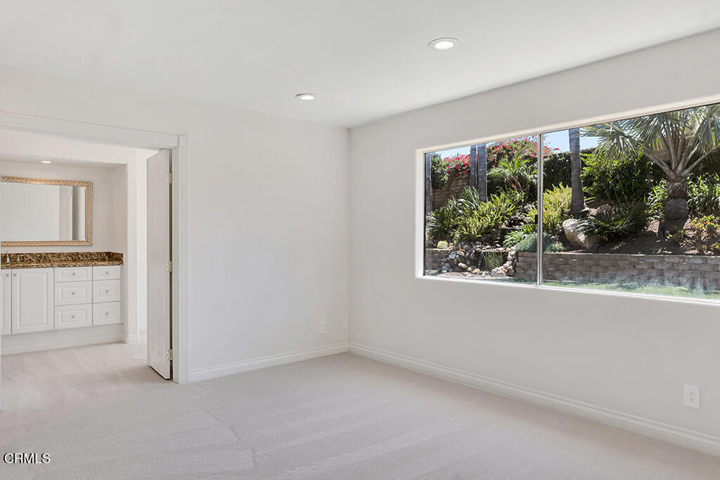 109 Greenmeadow Avenue