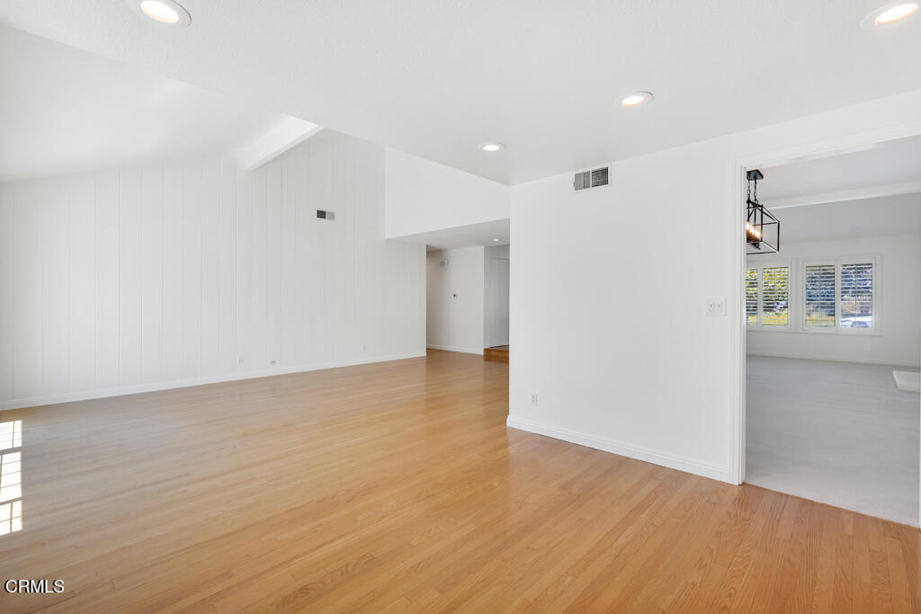 109 Greenmeadow Avenue