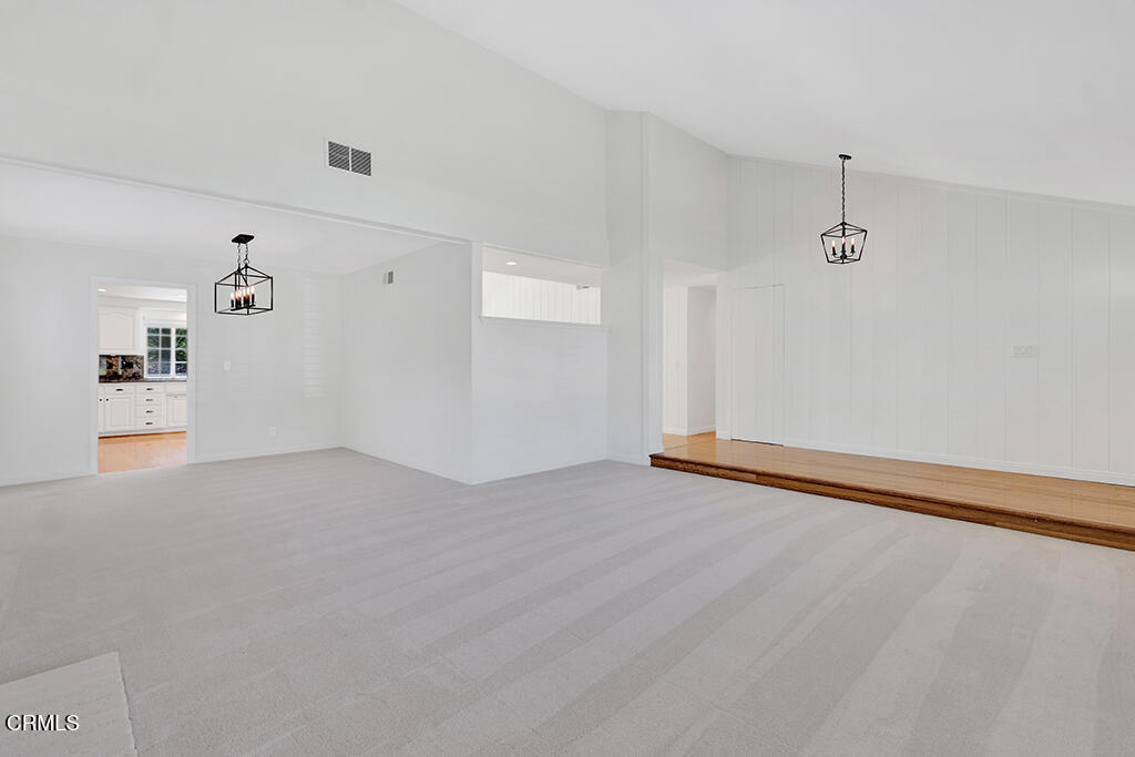 109 Greenmeadow Avenue