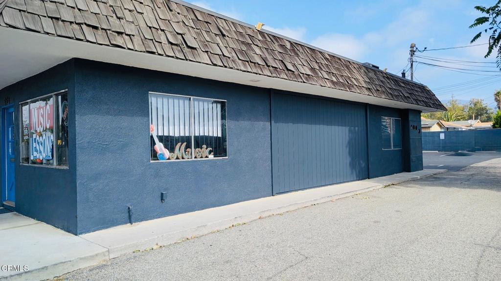 553 Ventura Street