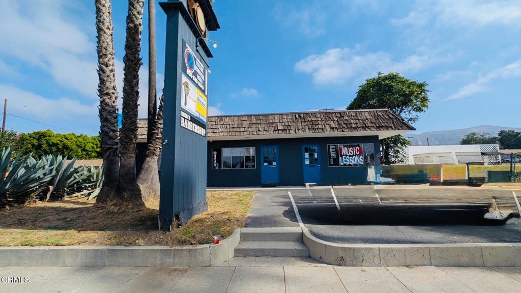 553 Ventura Street