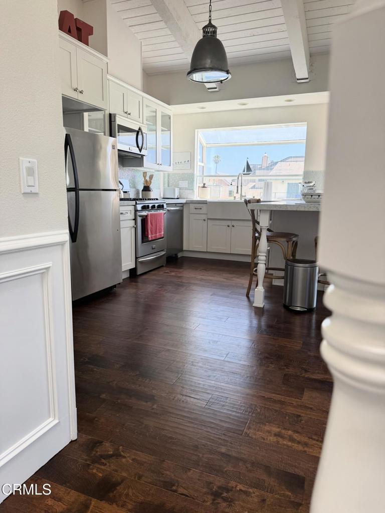 5121 Neptune Square