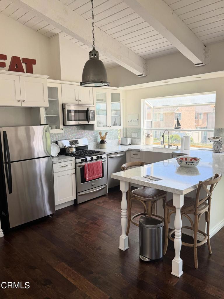 5121 Neptune Square