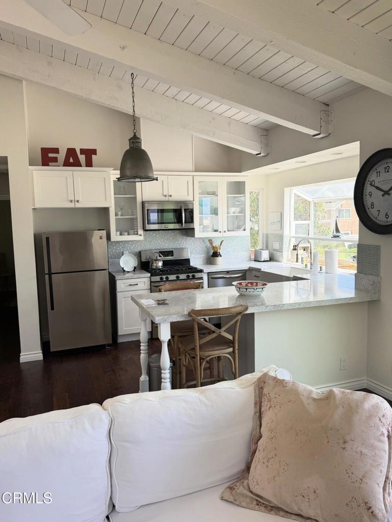 5121 Neptune Square