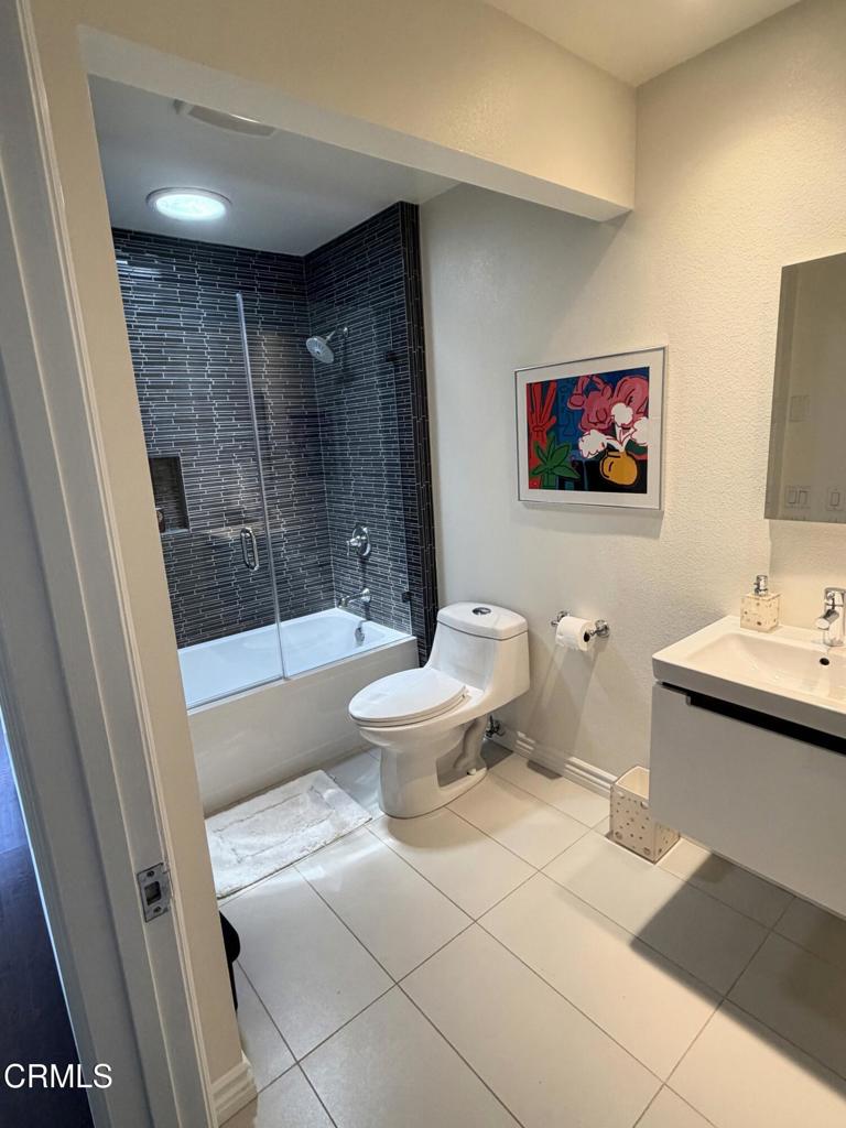 5121 Neptune Square