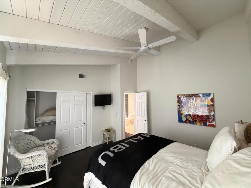 5121 Neptune Square
