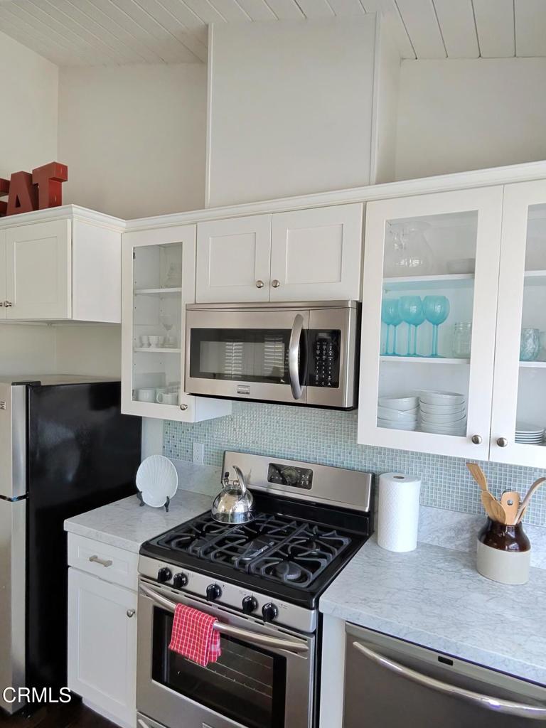 5121 Neptune Square