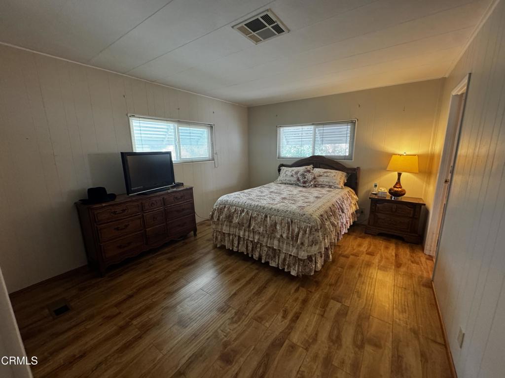 33 Irena Avenue 99