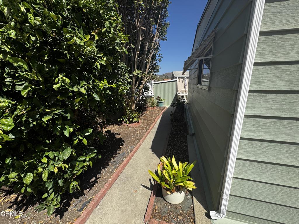33 Irena Avenue 99