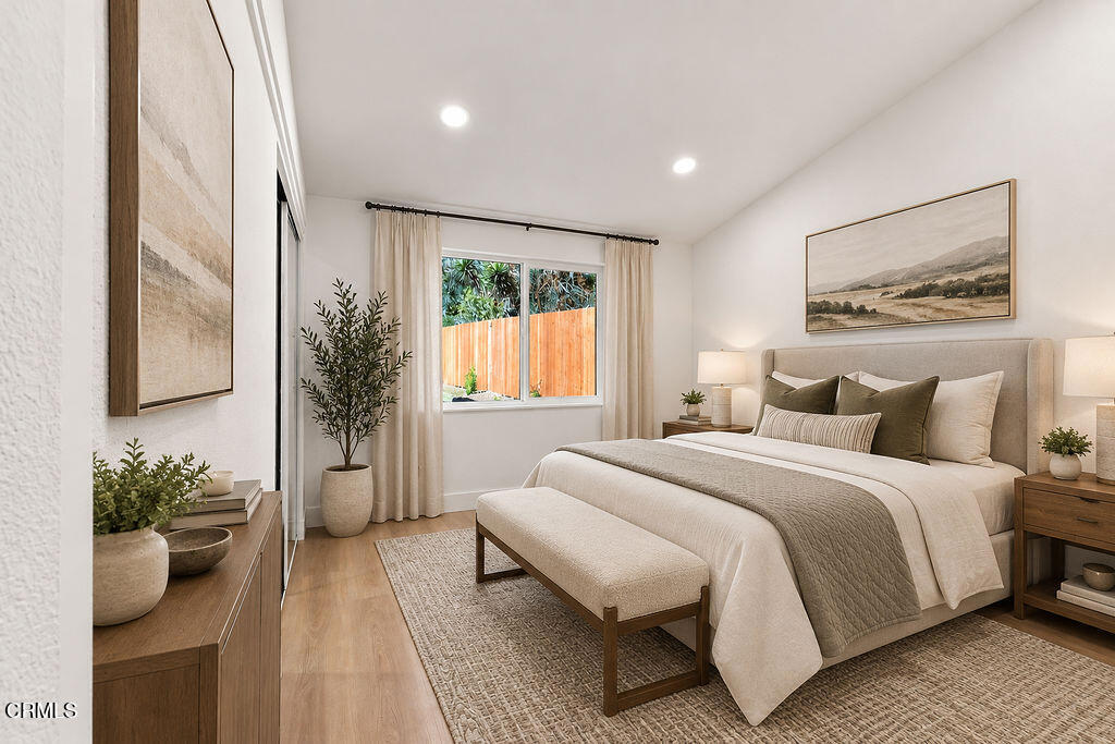 975 E Avenida De Los Arboles