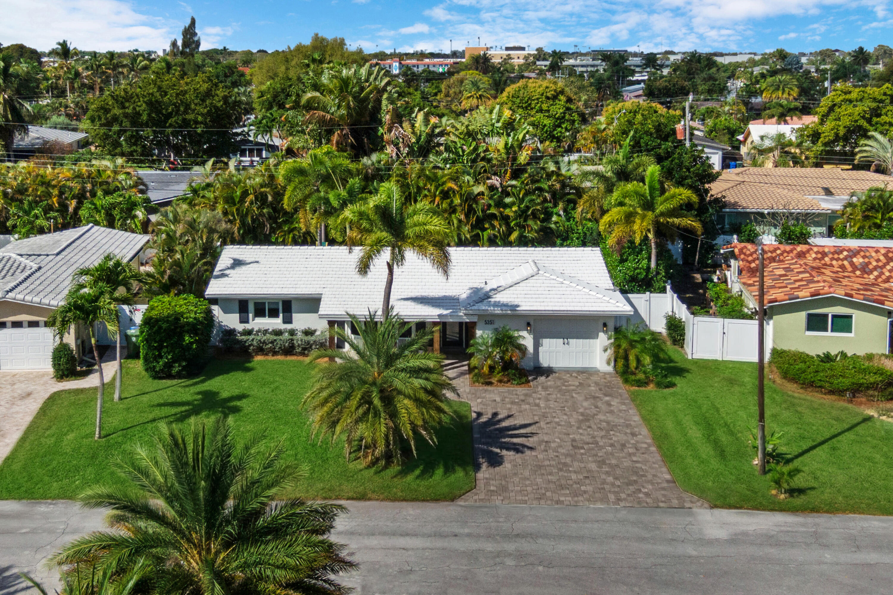 5351 NE 16th Terrace