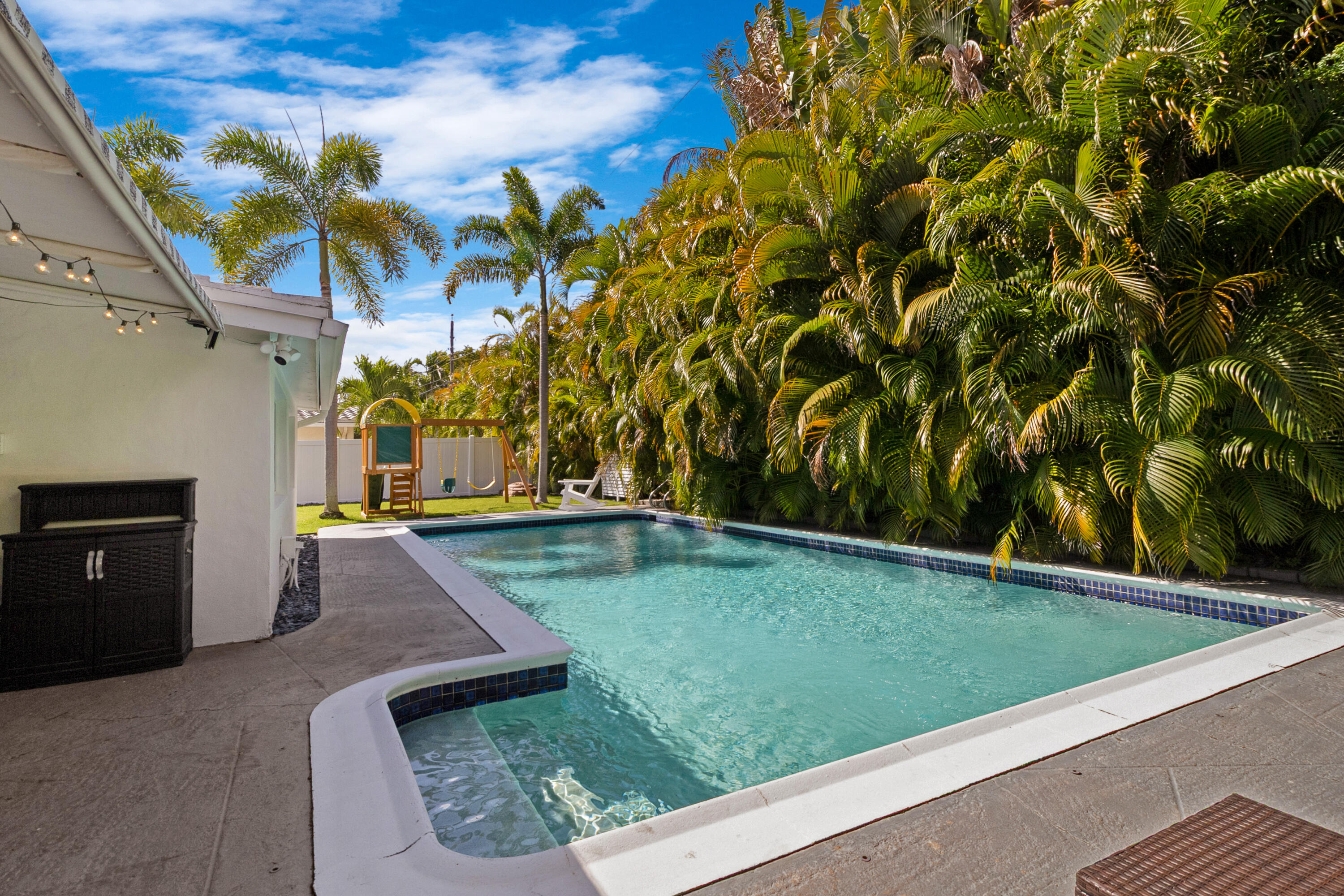 5351 NE 16th Terrace