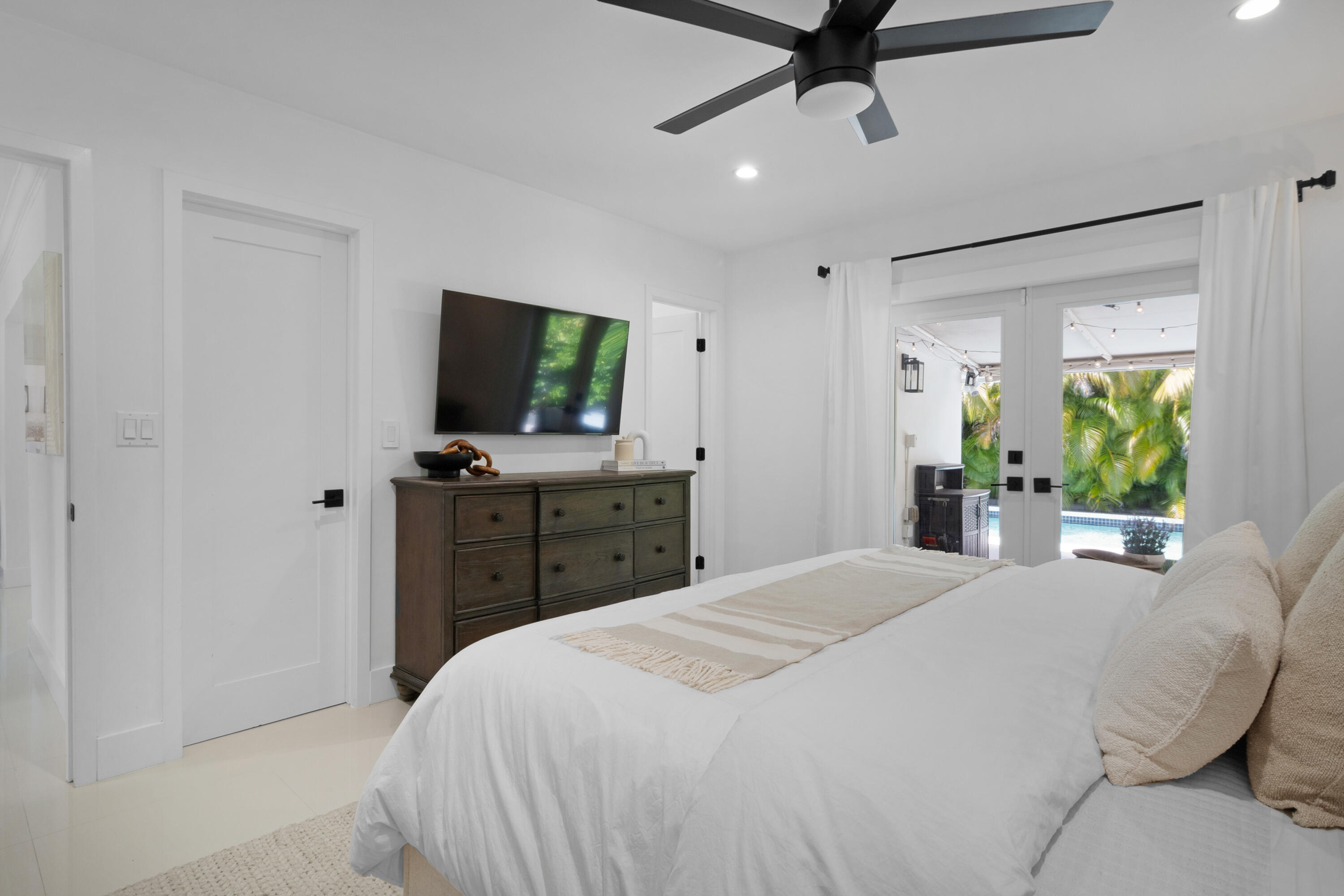 5351 NE 16th Terrace