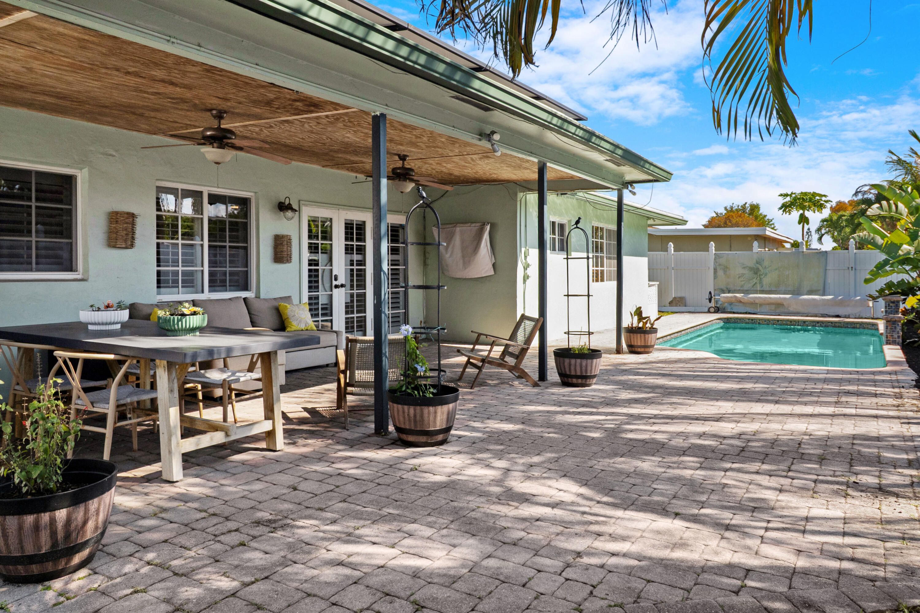 8017 NW 74th Terrace