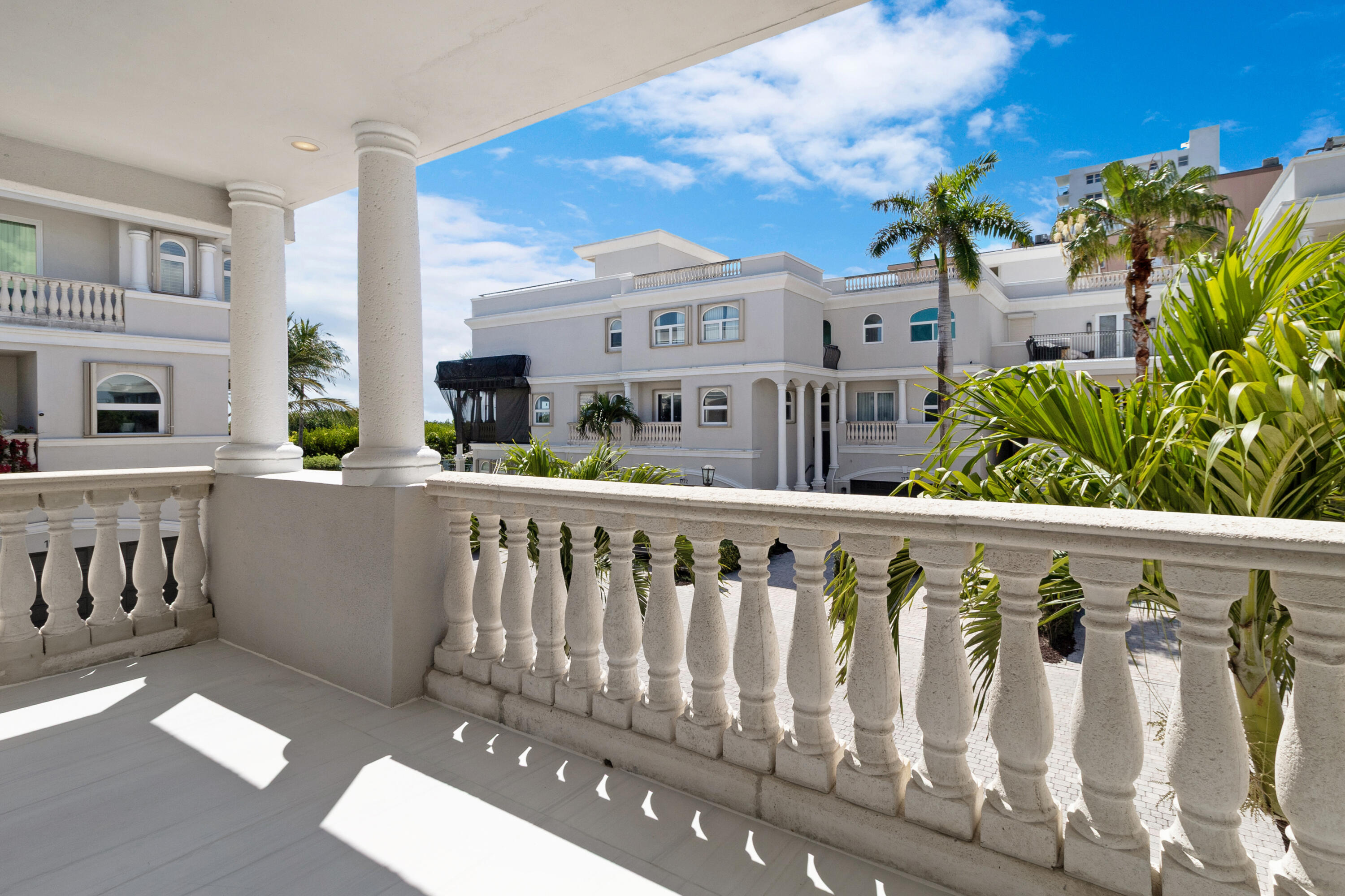 1792 Bay Drive 27