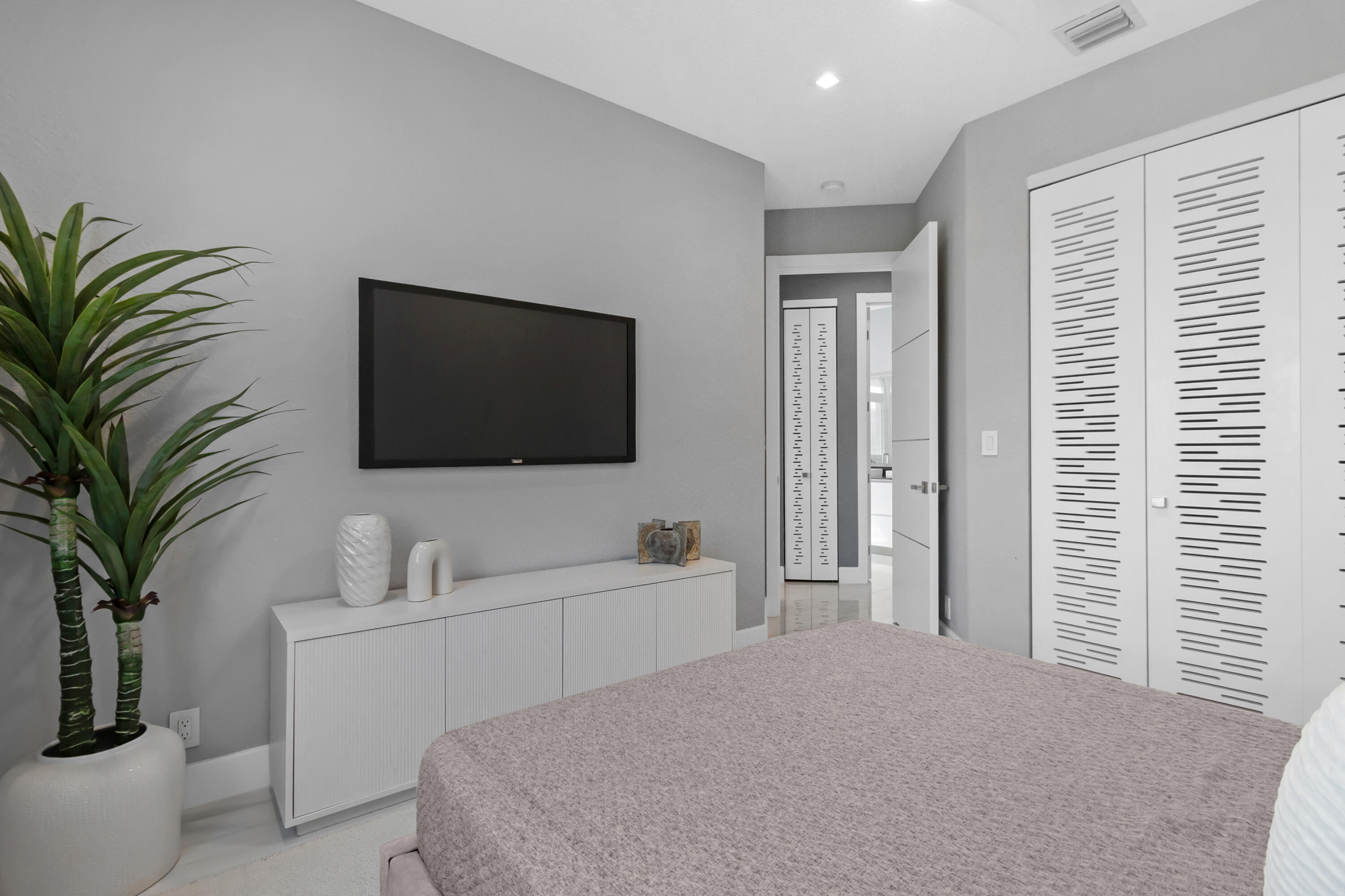 1792 Bay Drive 27