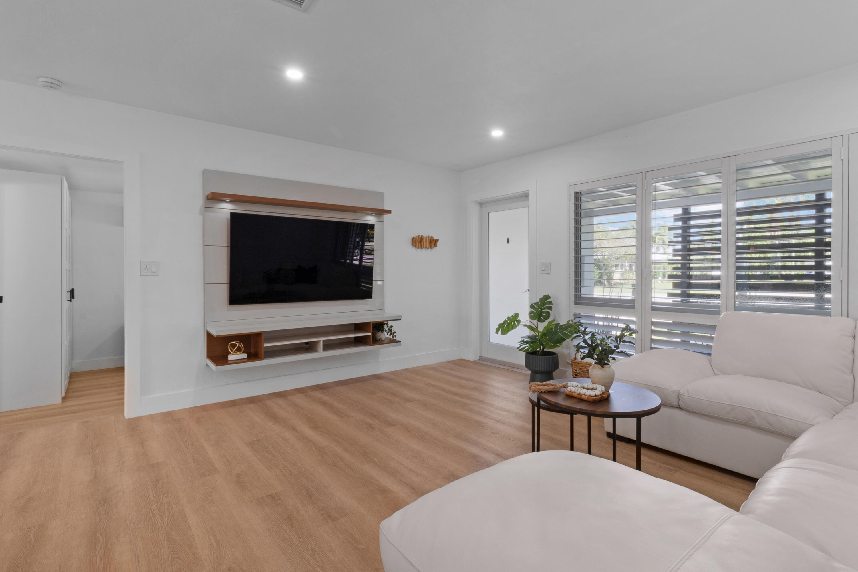 2030 NE 52nd Court